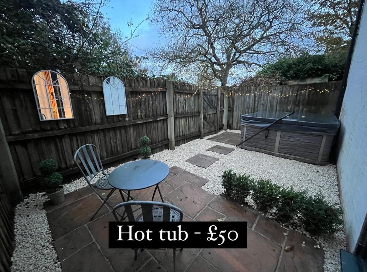 Ferienwohnung The Hideaway, Hot Tub Henley-in-Arden Exterior foto